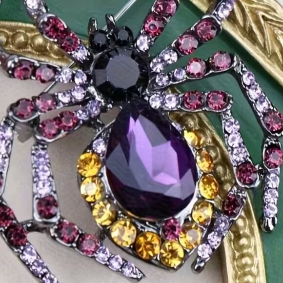 Spider Brooch Pin Crystal Studded Rhinestone Tarantula Glam Sparkle Chic Elegant - Picture 6 of 8